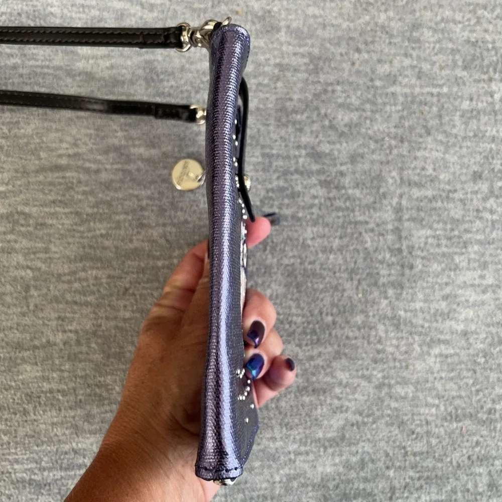 Sakroots Ella Smartphone Sling Crossbody Wallet Removable Strap Purple‎ Elephant